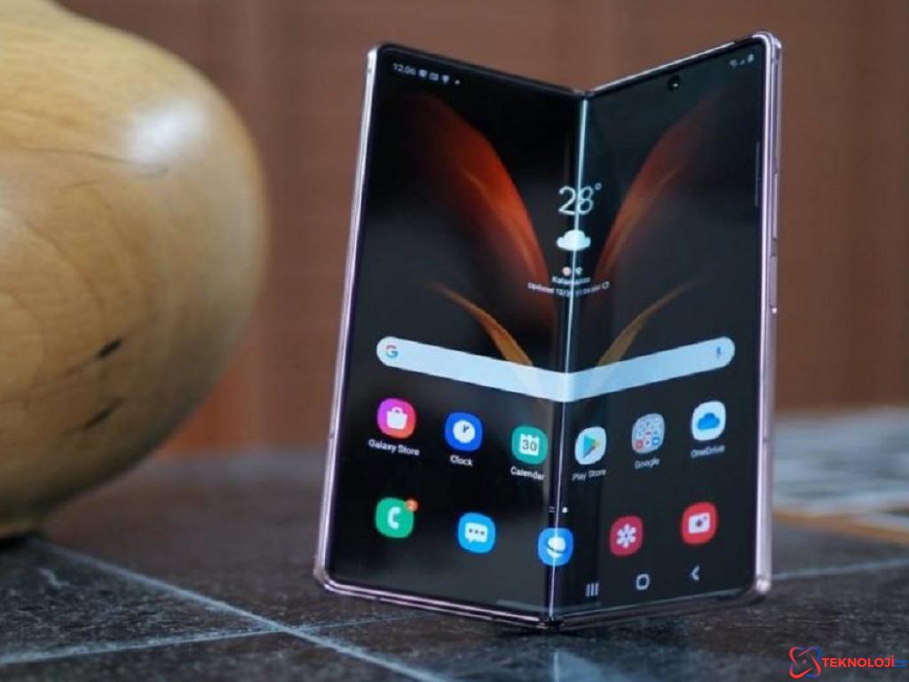 A101’den katlanabilir telefon hamlesi! İşte fiyatı ve özellikleri 2 A101’den katlanabilir telefon hamlesi! İşte fiyatı ve özellikleri