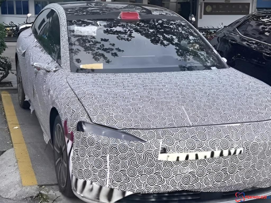 Huawei’nin ilk lüks elektrikli otomobili ne zaman geliyor? İşte tanıtım tarihi 2 Huawei’nin ilk lüks elektrikli otomobili ne zaman geliyor? İşte tanıtım tarihi