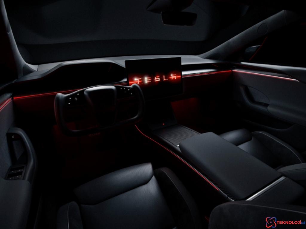 Tesla'nın Yapay Zeka Denemesi: Roma'da Direksiyonu Bıraktı!