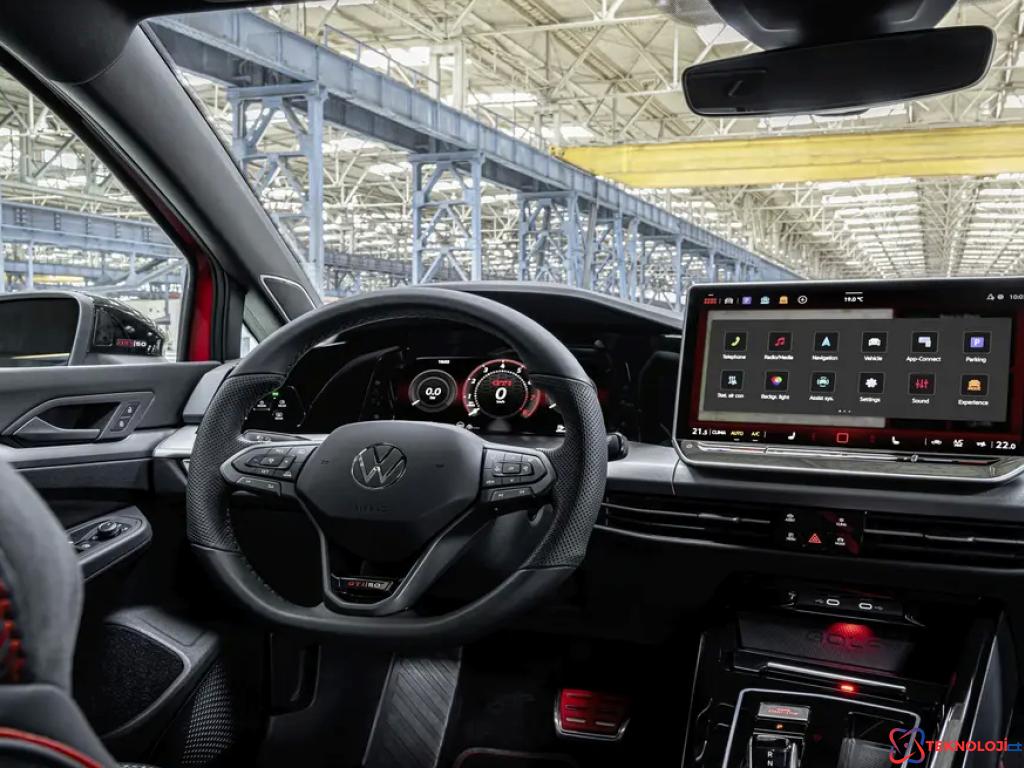 Volkswagen Golf GTI Edition 50 Tanıtıldı!