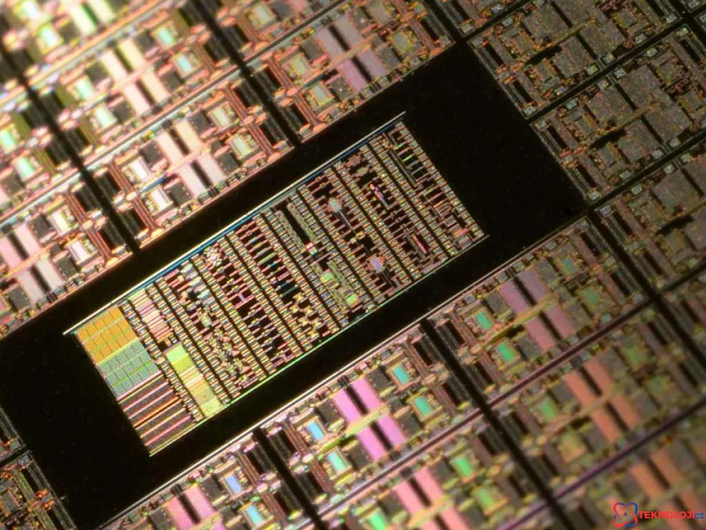Apple, iPhone 18 İçin TSMC ile 2nm Çip Üretimine Girişiyor!