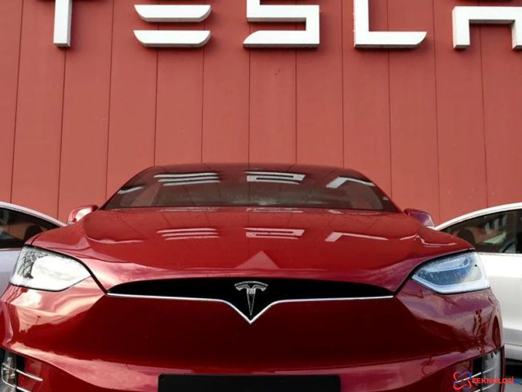 Tesla'nın Çin Pazarındaki Zorlu Üstünlük: Satışlar Düşerken Yeni Model Umutları